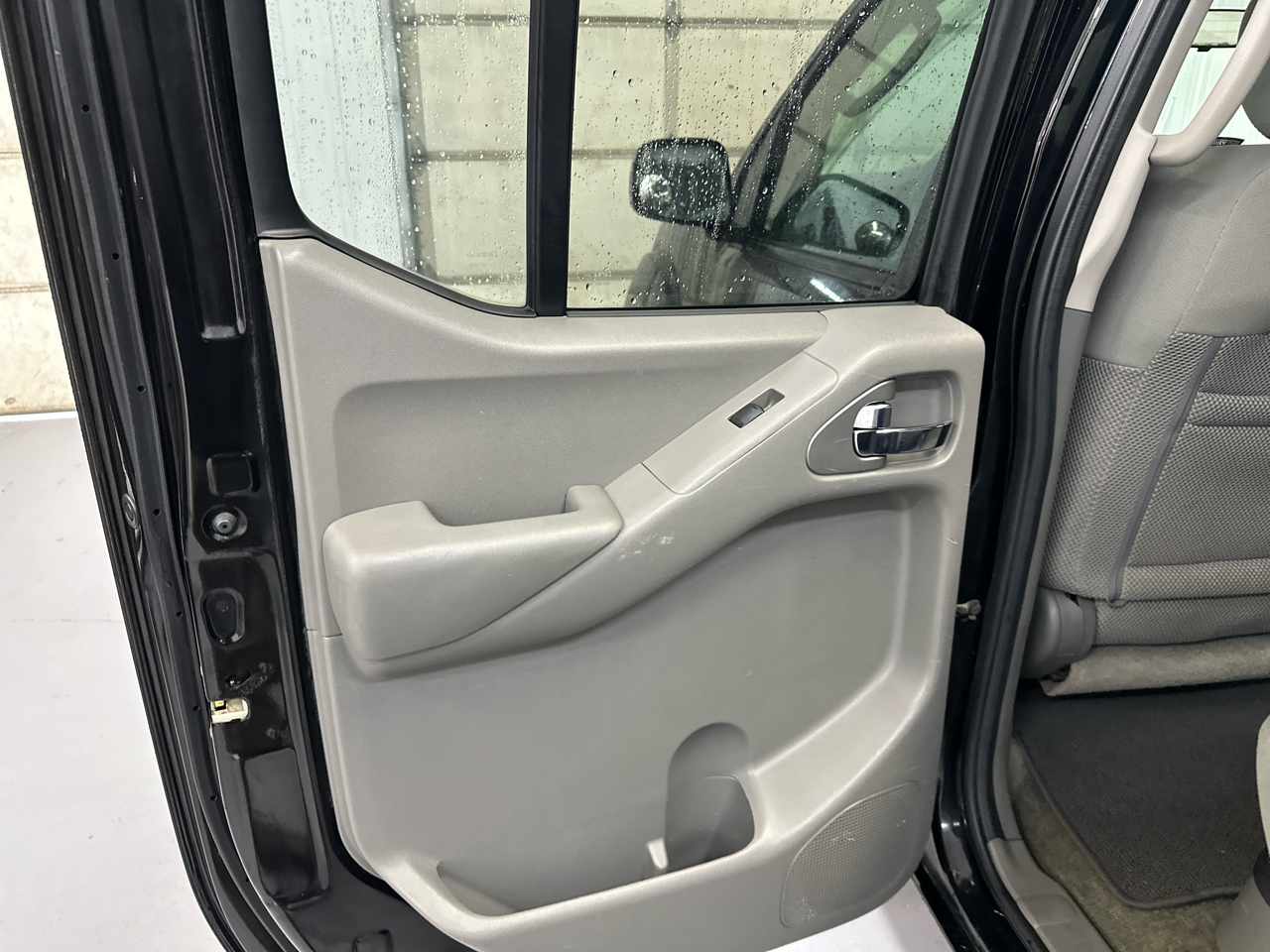 Nissan Frontier 4WD Crew Cab SWB Auto SE 2010 Nissan Frontier 4WD Crew Cab SWB Auto SE 2010