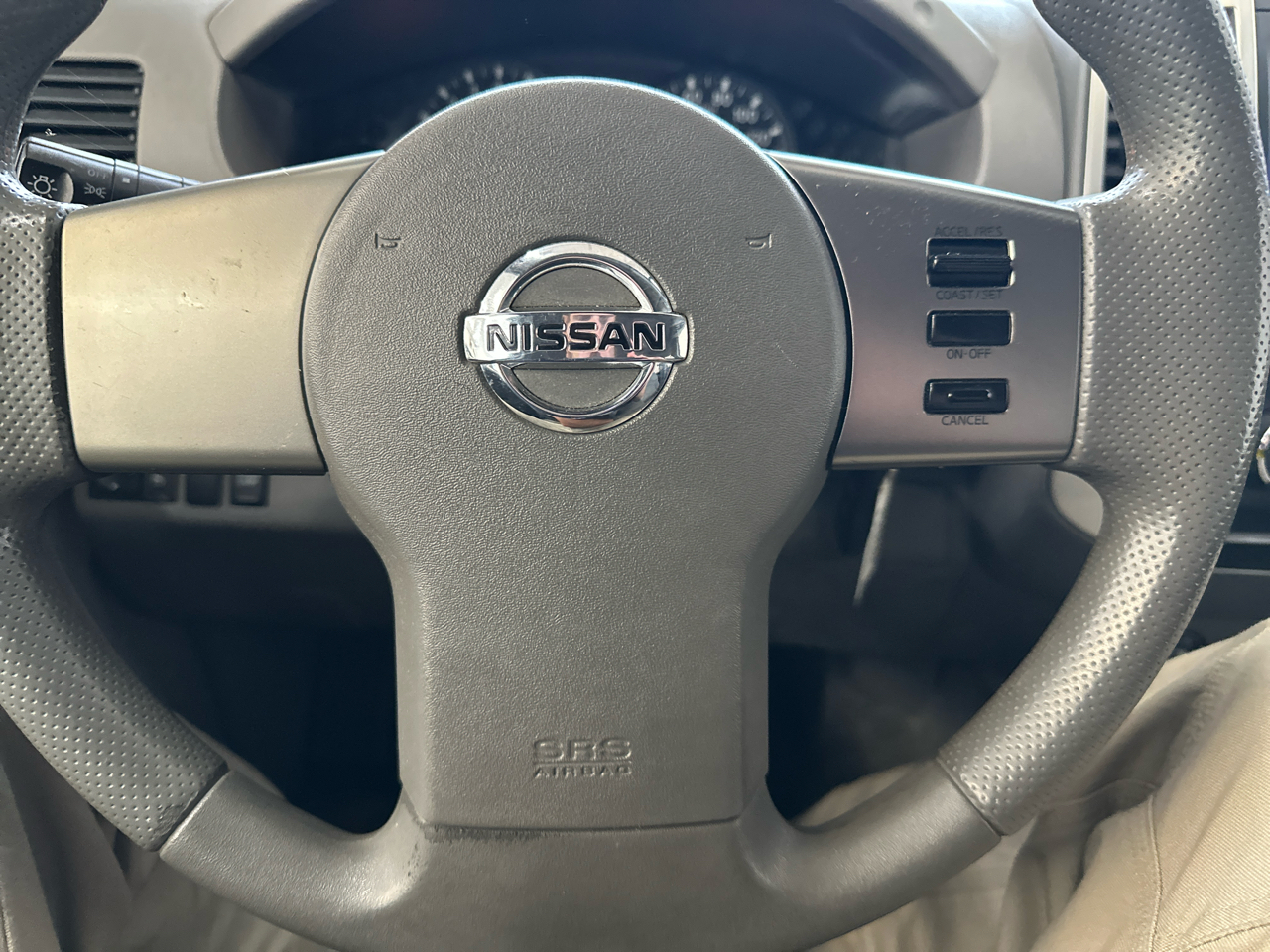 Nissan Frontier 4WD Crew Cab SWB Auto SE 2010 Nissan Frontier 4WD Crew Cab SWB Auto SE 2010