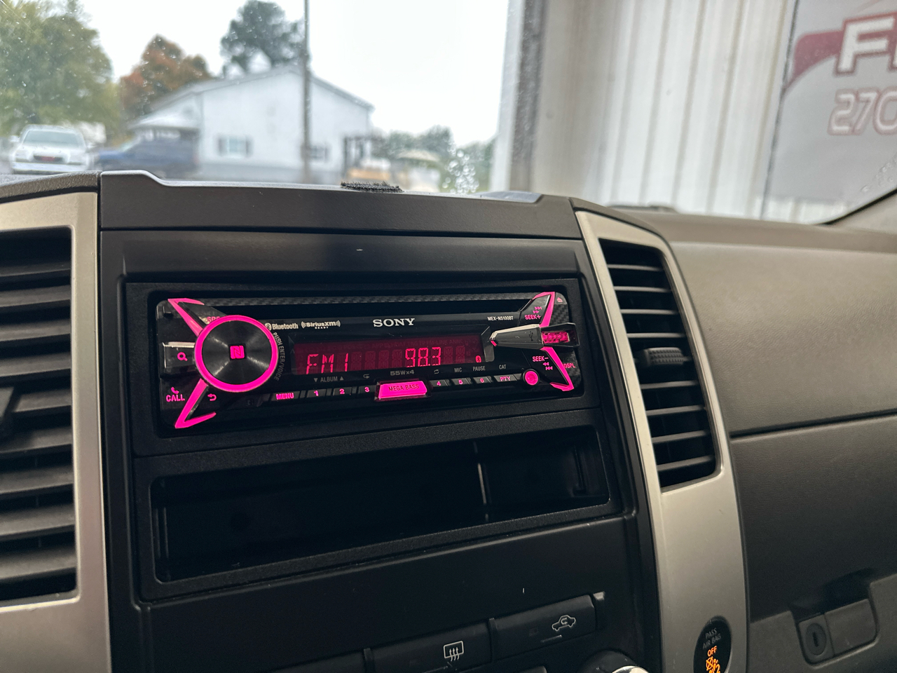 Nissan Frontier 4WD Crew Cab SWB Auto SE 2010 Nissan Frontier 4WD Crew Cab SWB Auto SE 2010