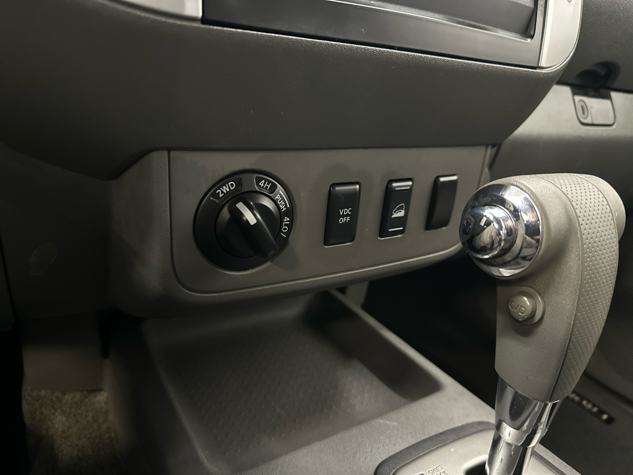 Nissan Frontier 4WD Crew Cab SWB Auto SE 2010 Nissan Frontier 4WD Crew Cab SWB Auto SE 2010