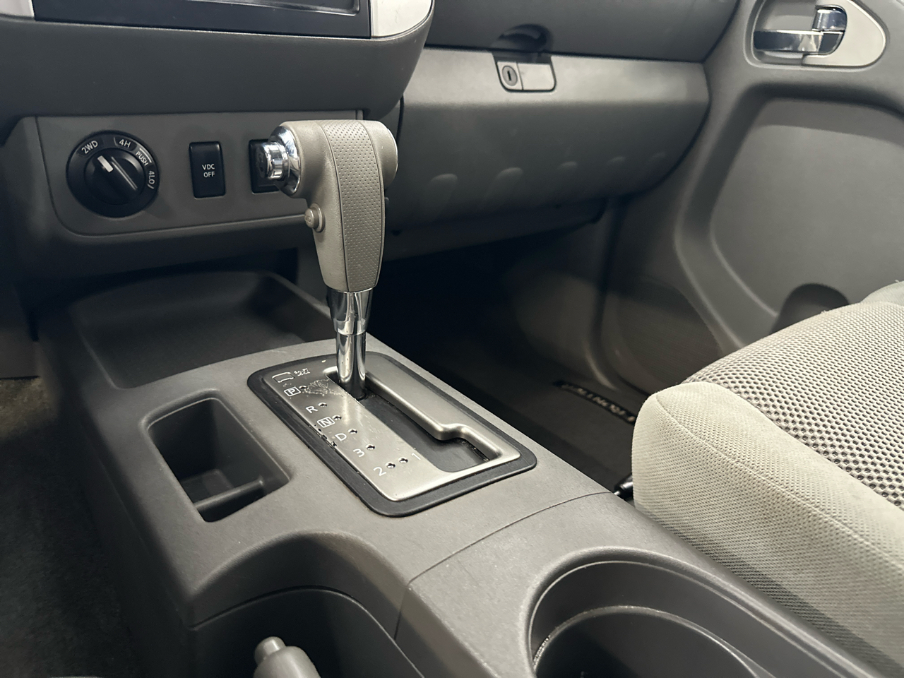 Nissan Frontier 4WD Crew Cab SWB Auto SE 2010 Nissan Frontier 4WD Crew Cab SWB Auto SE 2010