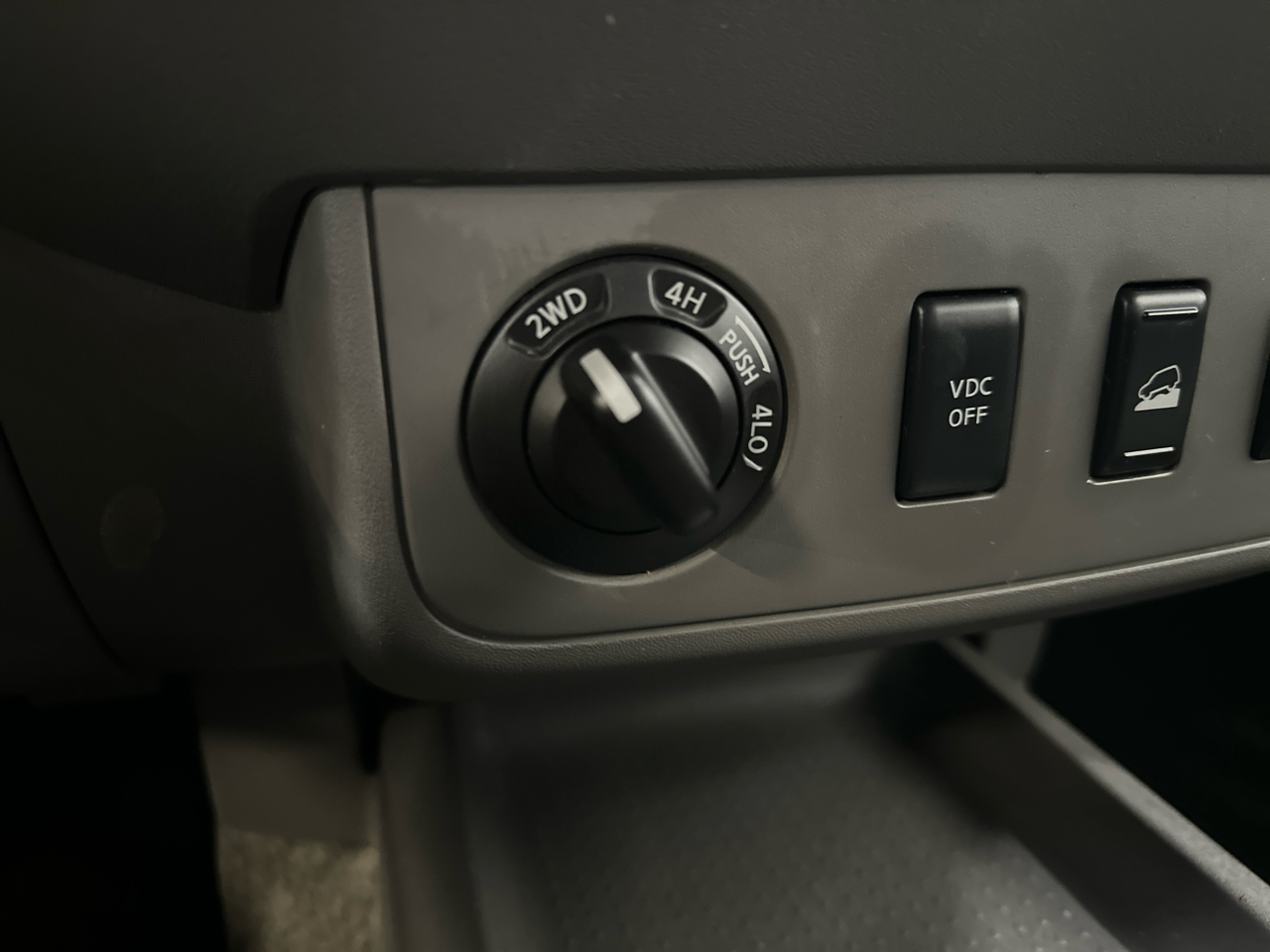 Nissan Frontier 4WD Crew Cab SWB Auto SE 2010 Nissan Frontier 4WD Crew Cab SWB Auto SE 2010