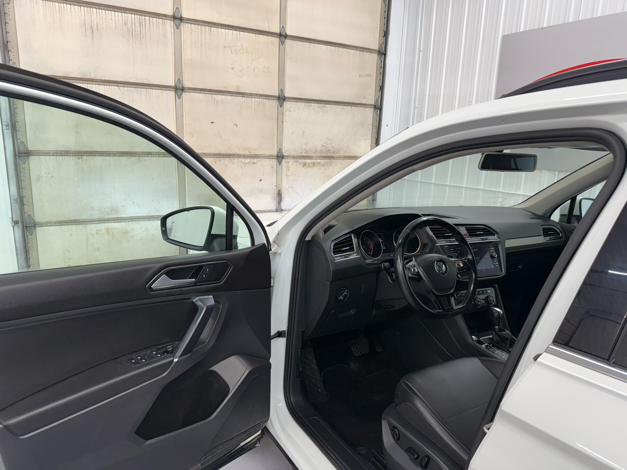 Volkswagen Tiguan 2.0T SE 4MOTION 2018 Volkswagen Tiguan 2.0T SE 4MOTION 2018