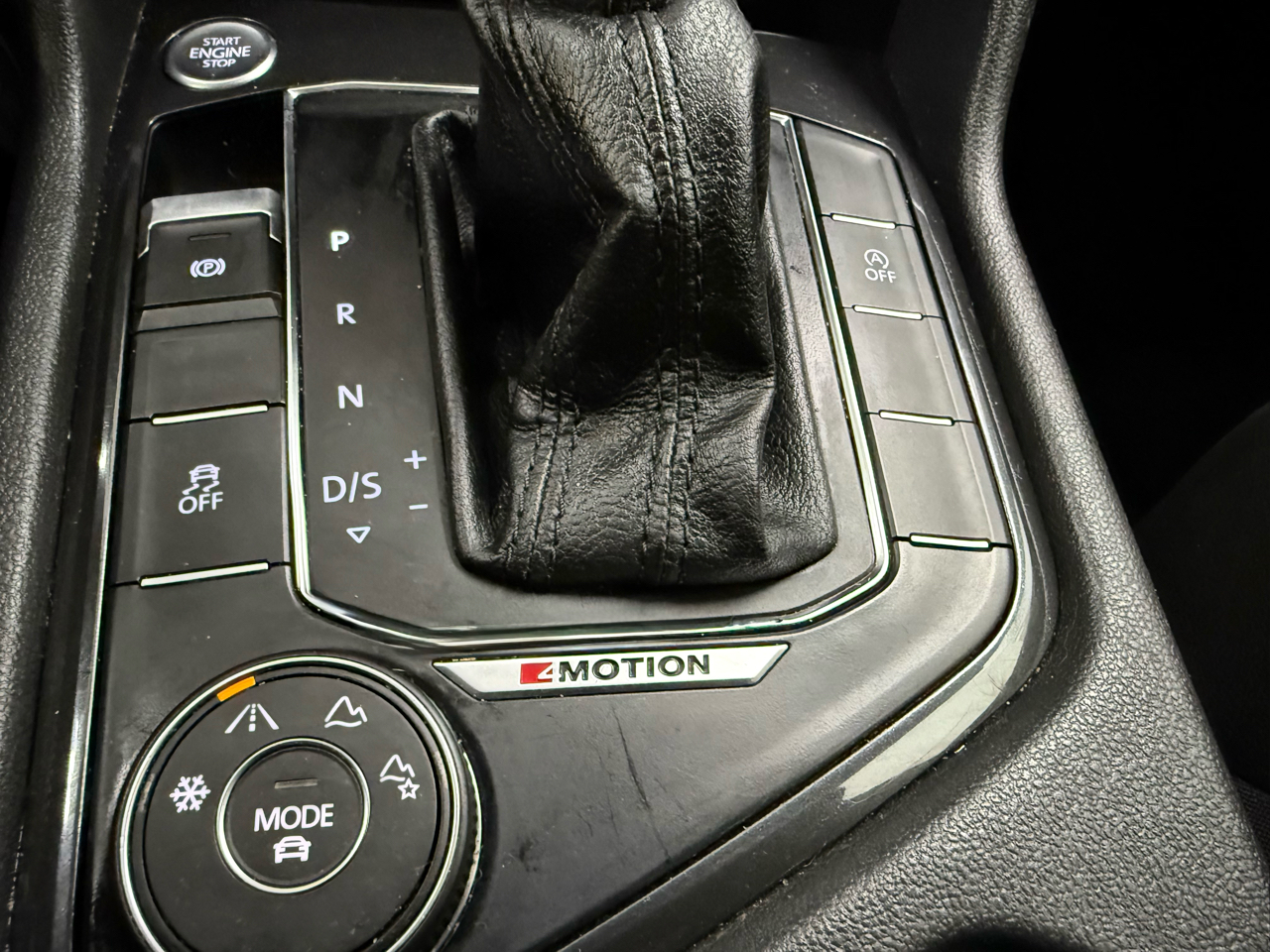 Volkswagen Tiguan 2.0T SE 4MOTION 2018 Volkswagen Tiguan 2.0T SE 4MOTION 2018