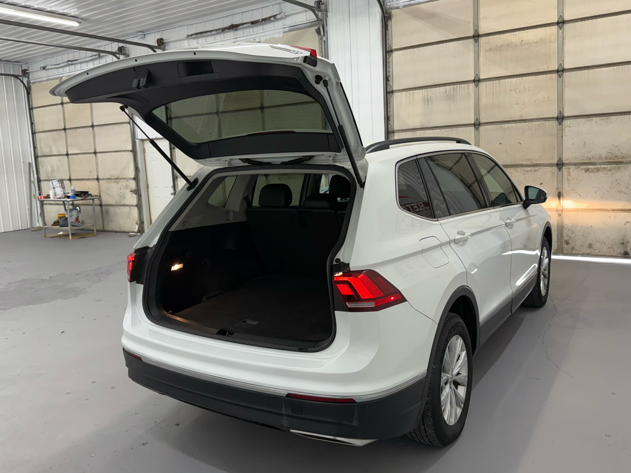 Volkswagen Tiguan 2.0T SE 4MOTION 2018 Volkswagen Tiguan 2.0T SE 4MOTION 2018