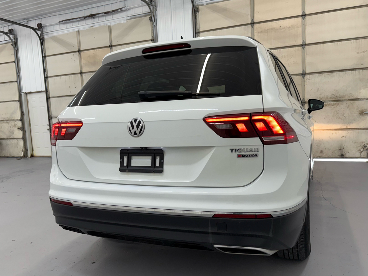 Volkswagen Tiguan 2.0T SE 4MOTION 2018 Volkswagen Tiguan 2.0T SE 4MOTION 2018
