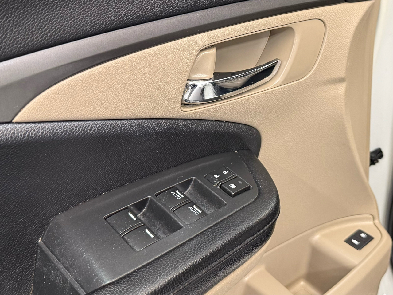 Honda Pilot AWD 4dr EX-L w/Navi 2016 Honda Pilot AWD 4dr EX-L w/Navi 2016