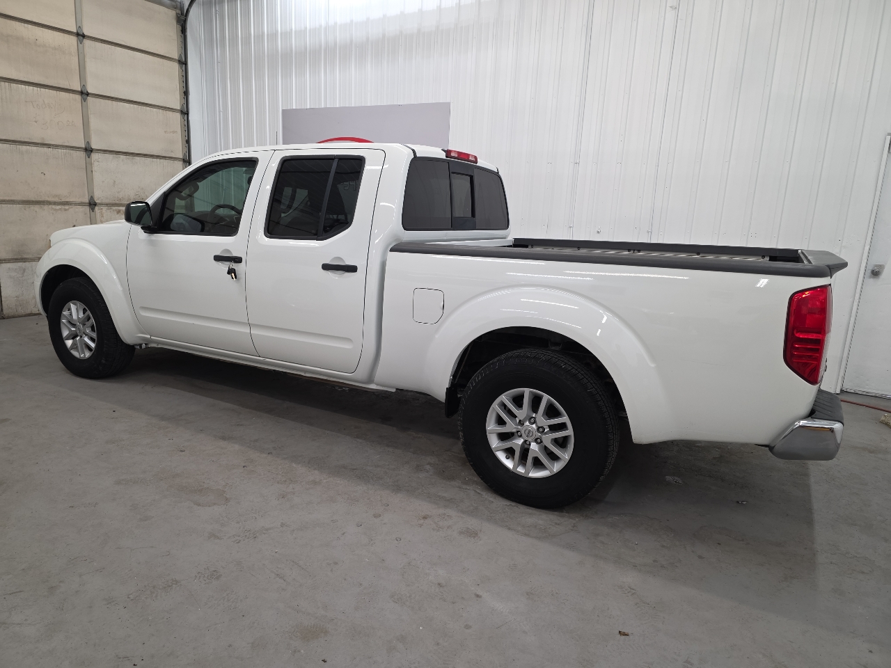 Nissan Frontier 2WD Crew Cab LWB Auto SV 2016