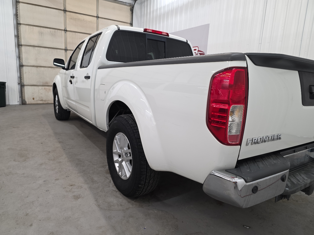 Nissan Frontier 2WD Crew Cab LWB Auto SV 2016