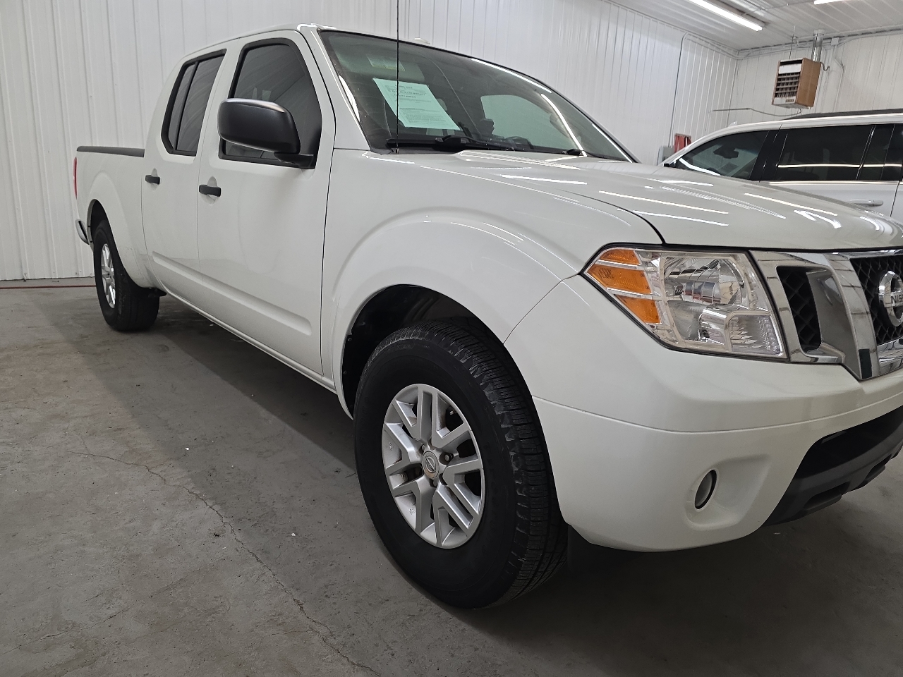 Nissan Frontier 2WD Crew Cab LWB Auto SV 2016
