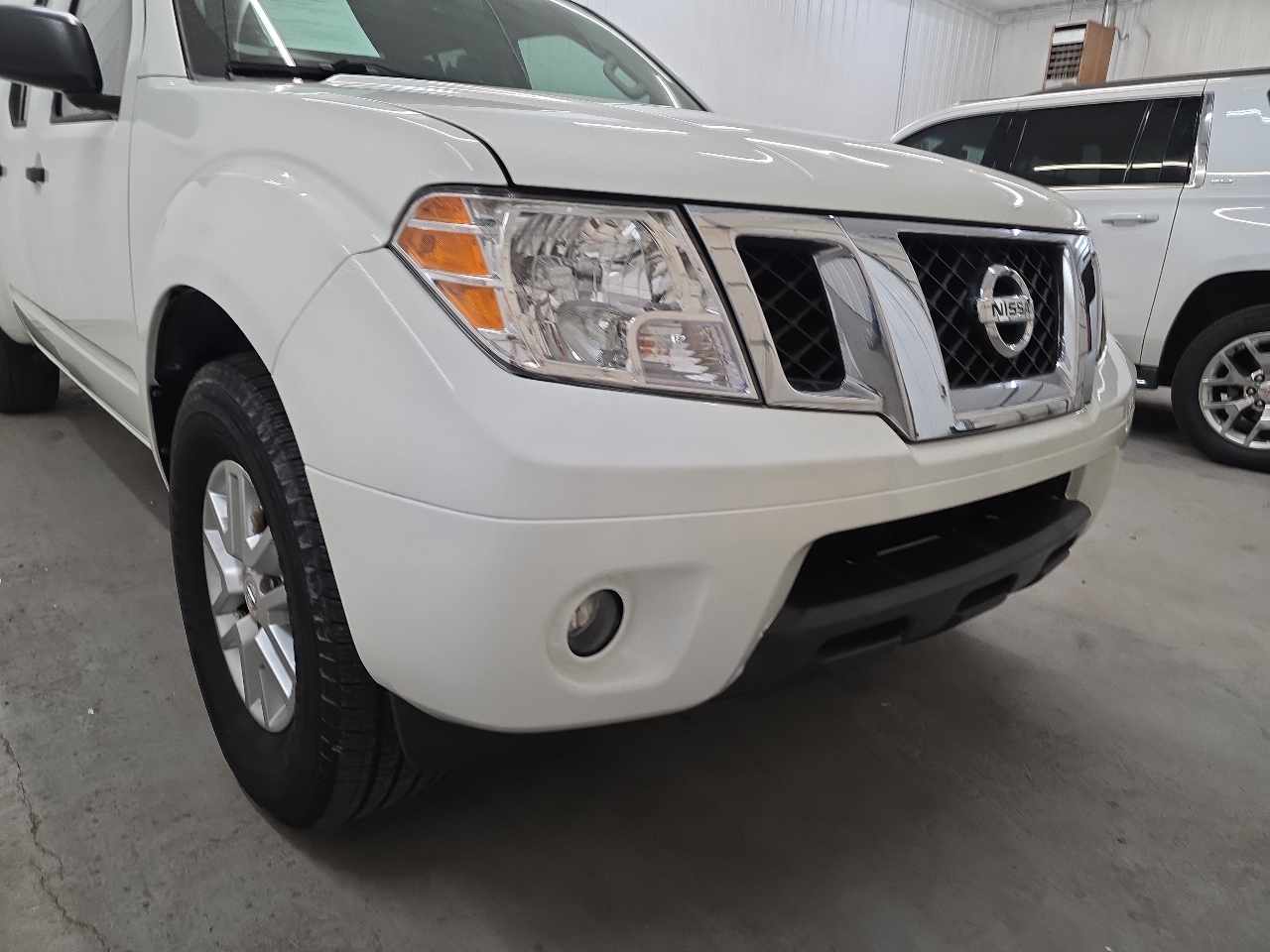 Nissan Frontier 2WD Crew Cab LWB Auto SV 2016
