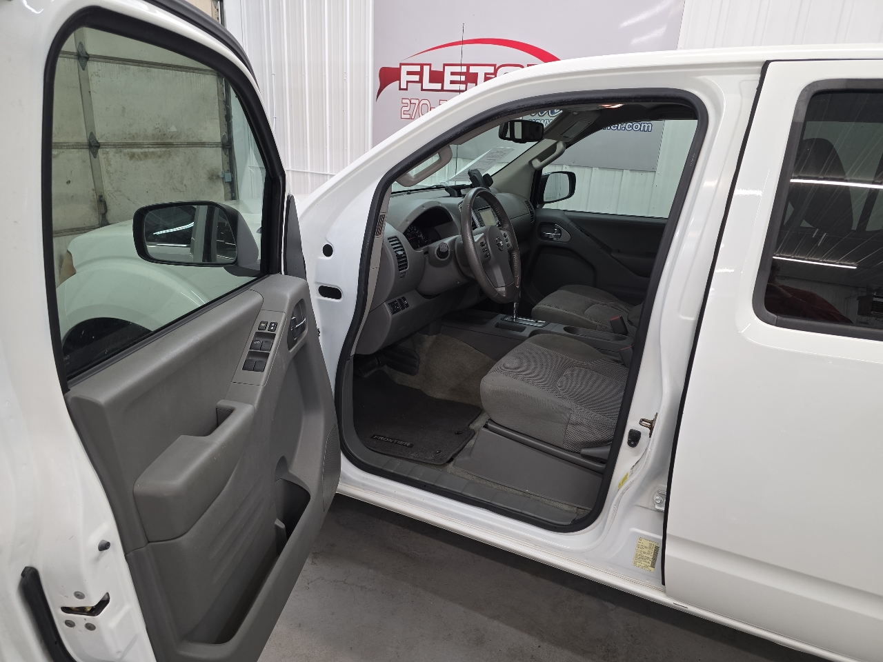 Nissan Frontier 2WD Crew Cab LWB Auto SV 2016