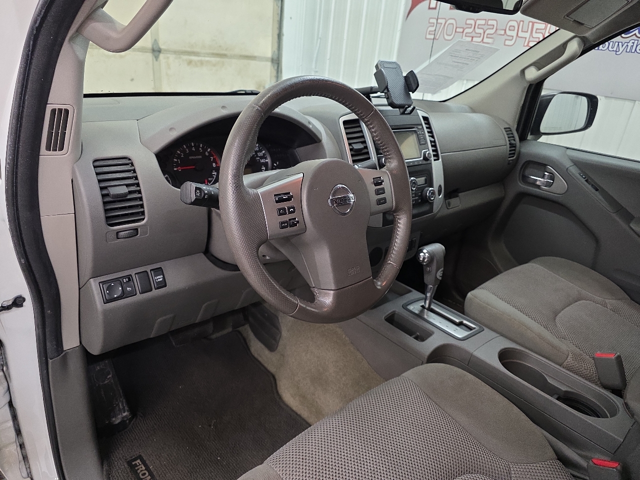 Nissan Frontier 2WD Crew Cab LWB Auto SV 2016