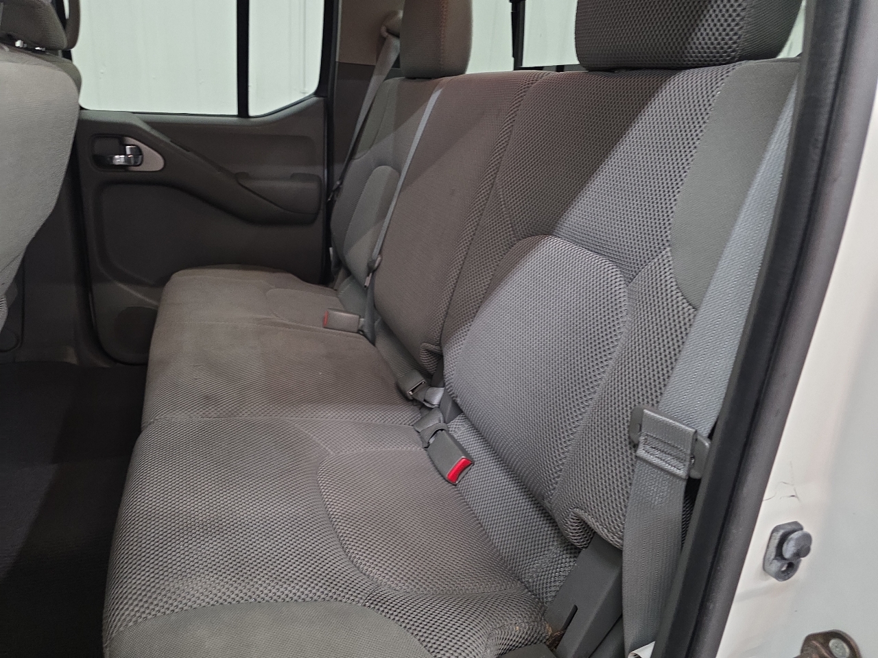 Nissan Frontier 2WD Crew Cab LWB Auto SV 2016