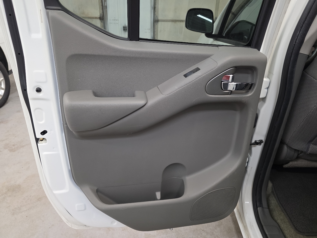 Nissan Frontier 2WD Crew Cab LWB Auto SV 2016