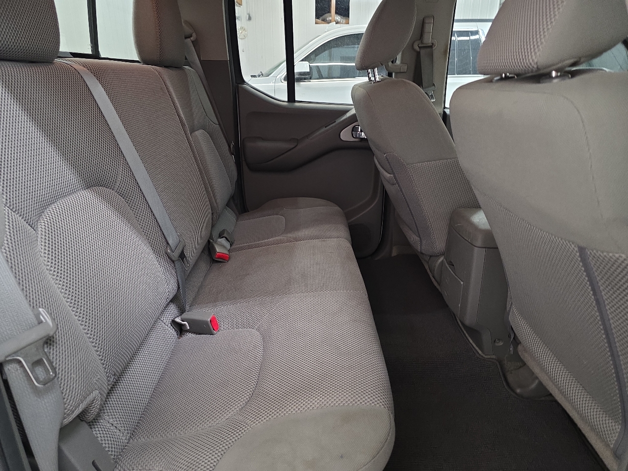 Nissan Frontier 2WD Crew Cab LWB Auto SV 2016