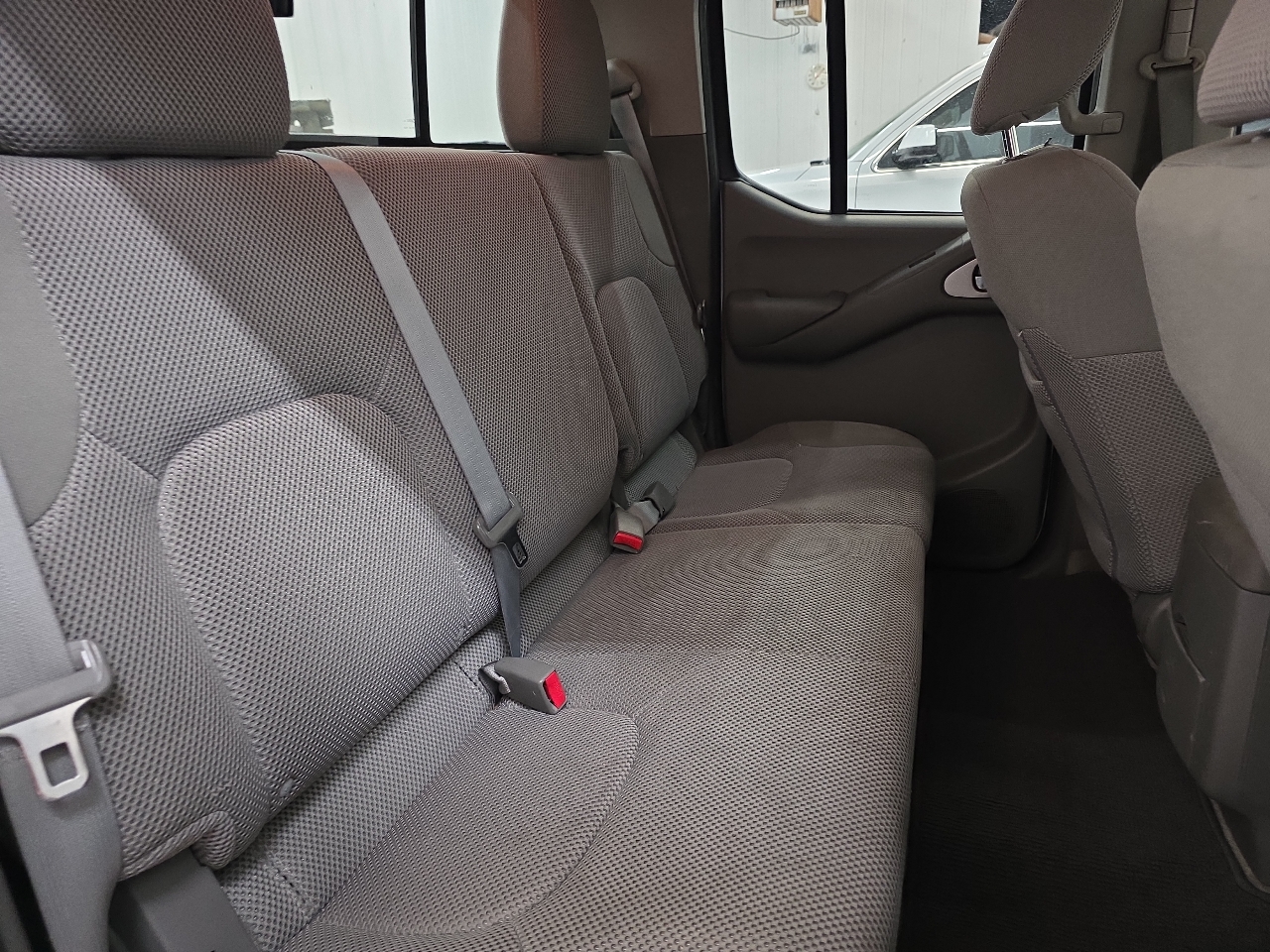 Nissan Frontier 2WD Crew Cab LWB Auto SV 2016