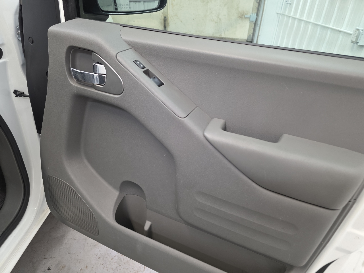 Nissan Frontier 2WD Crew Cab LWB Auto SV 2016