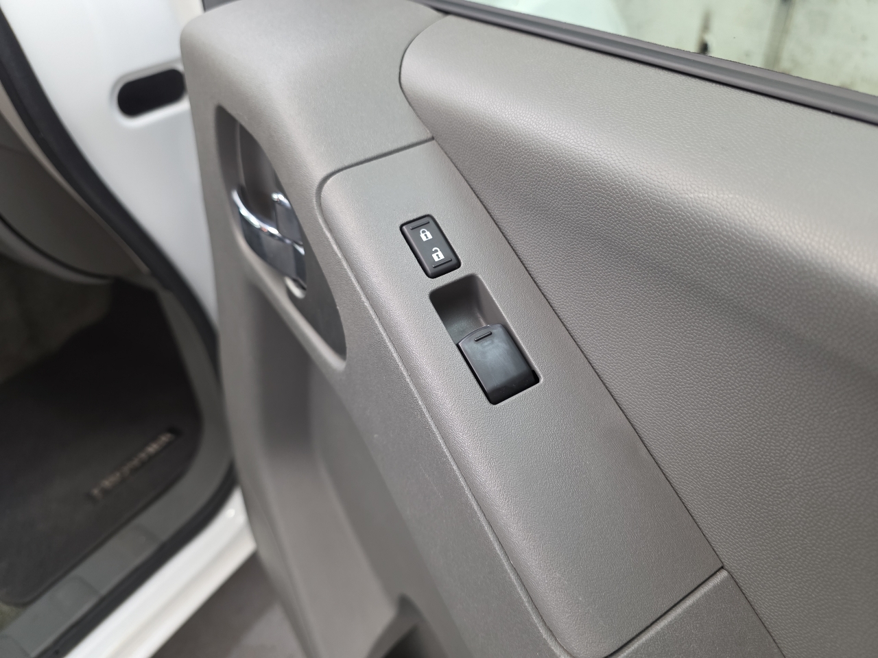 Nissan Frontier 2WD Crew Cab LWB Auto SV 2016