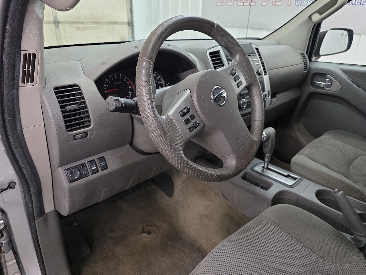 Nissan Frontier 4WD Crew Cab SWB Auto SV 2014