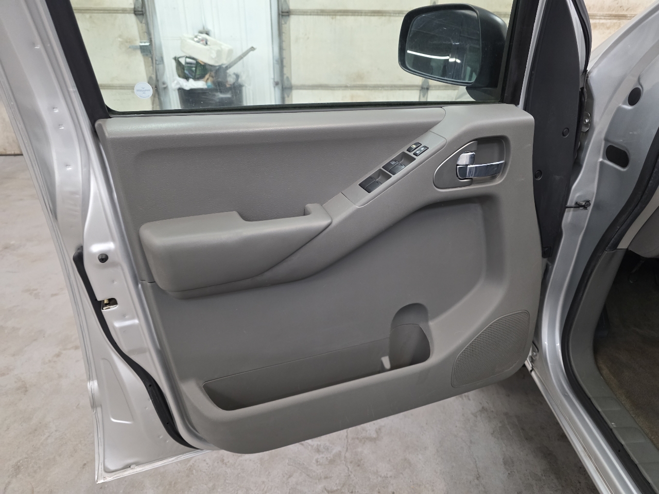 Nissan Frontier 4WD Crew Cab SWB Auto SV 2014