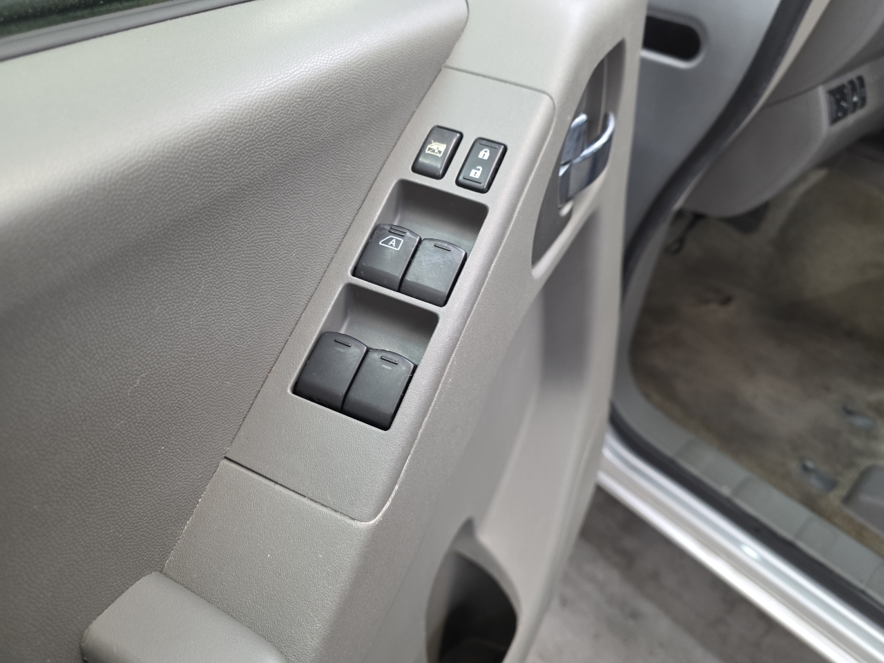 Nissan Frontier 4WD Crew Cab SWB Auto SV 2014