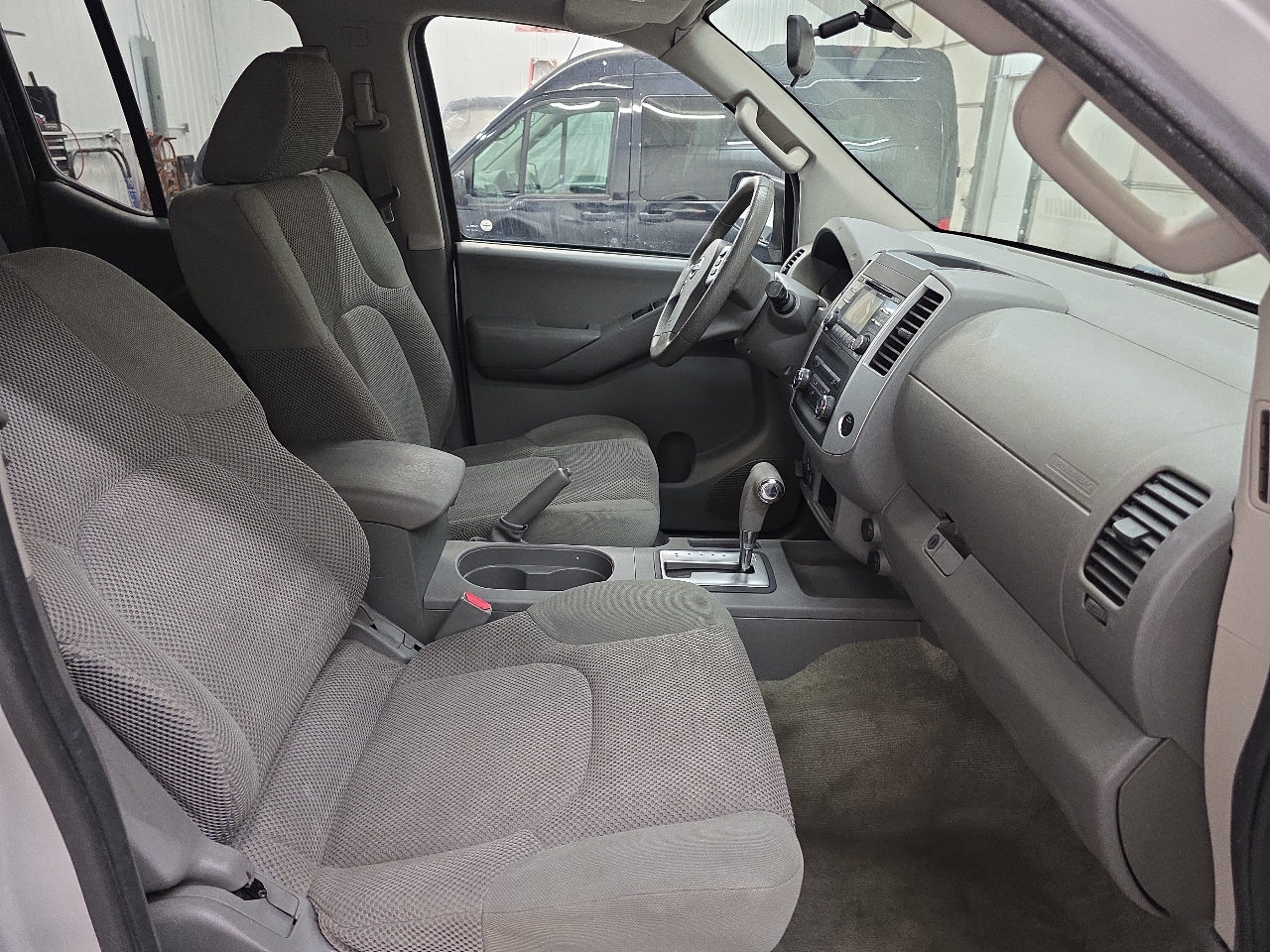 Nissan Frontier 4WD Crew Cab SWB Auto SV 2014