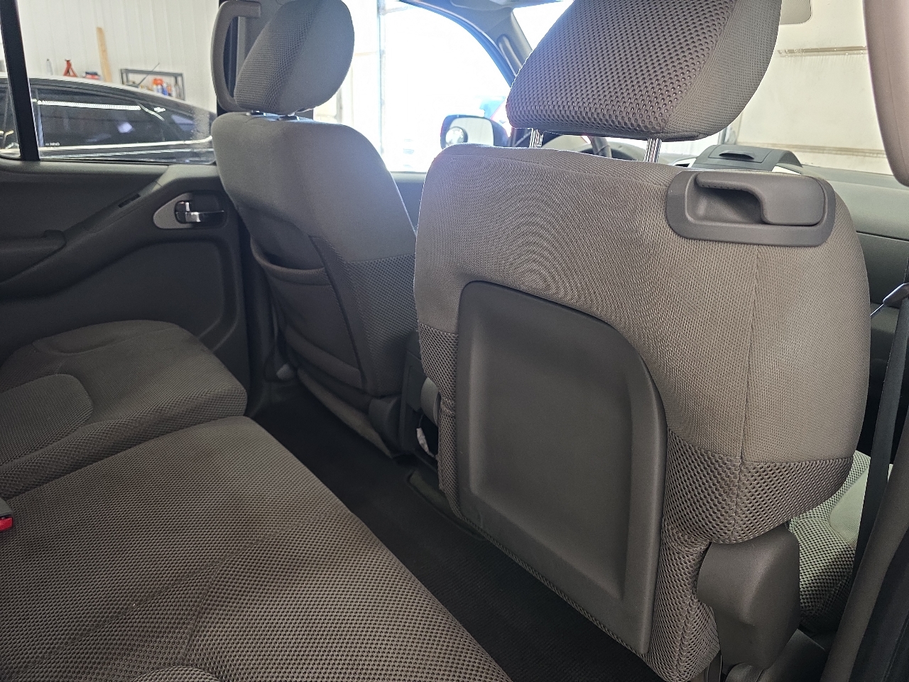 Nissan Frontier 4WD Crew Cab SWB Auto SE 2010