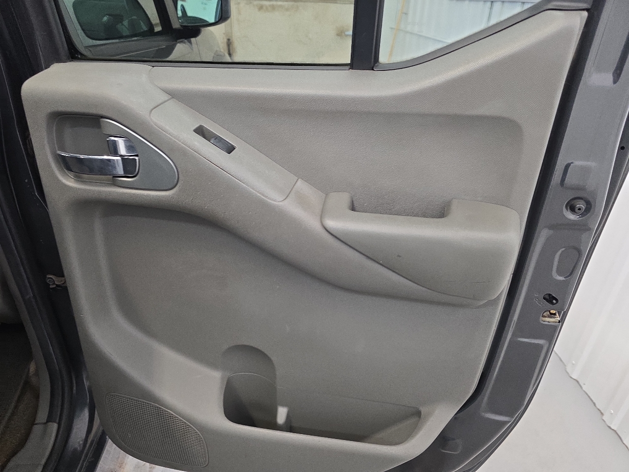 Nissan Frontier 4WD Crew Cab SWB Auto SE 2010