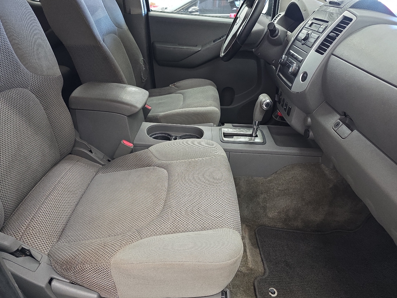 Nissan Frontier 4WD Crew Cab SWB Auto SE 2010