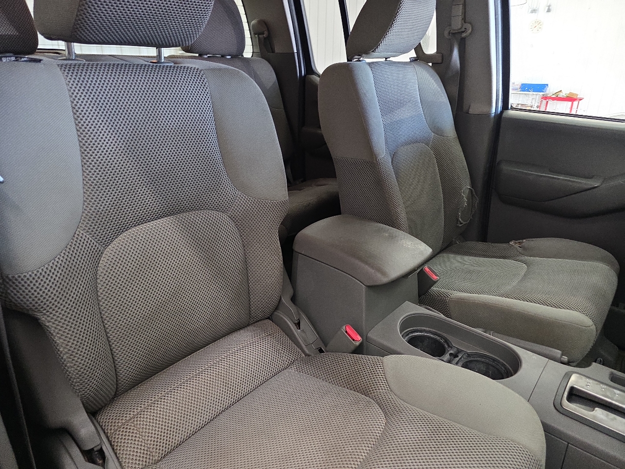 Nissan Frontier 4WD Crew Cab SWB Auto SE 2010