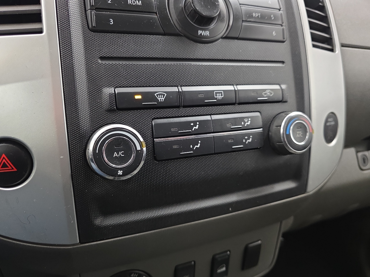 Nissan Frontier 4WD Crew Cab SWB Auto SE 2010