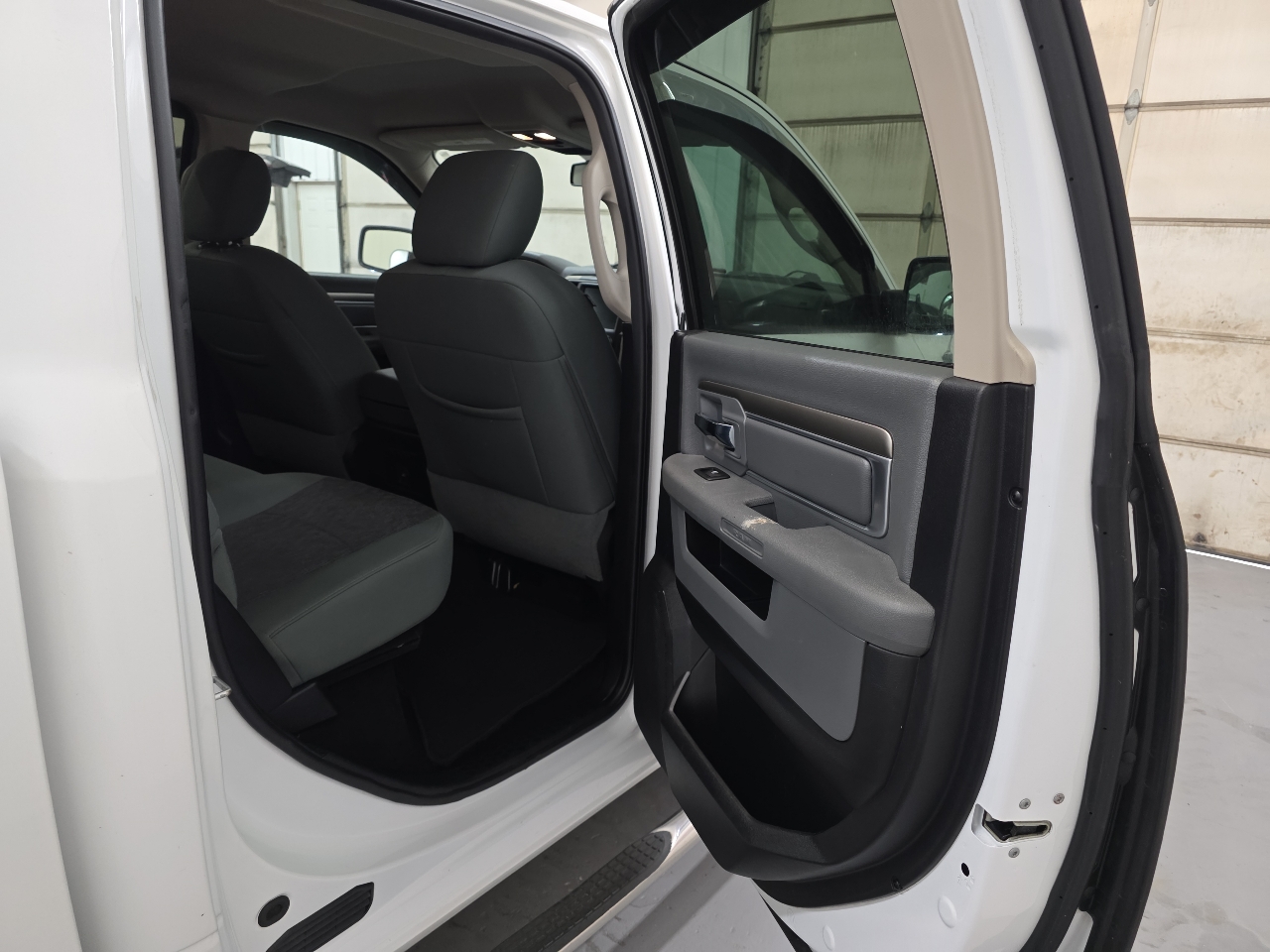 RAM 2500 4WD Crew Cab 149" SLT 2015