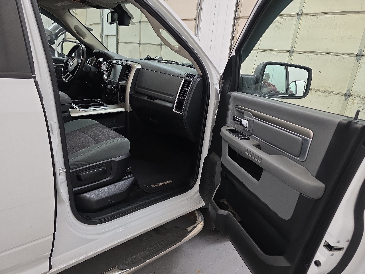 RAM 2500 4WD Crew Cab 149" SLT 2015