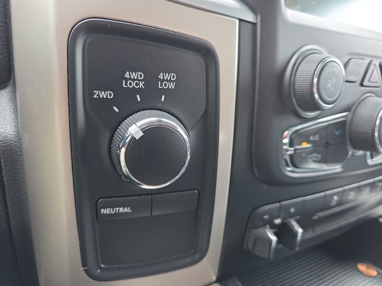 RAM 2500 4WD Crew Cab 149" SLT 2015