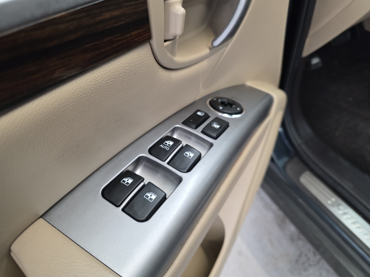 Hyundai Santa Fe FWD 4dr V6 Auto Limited 2010