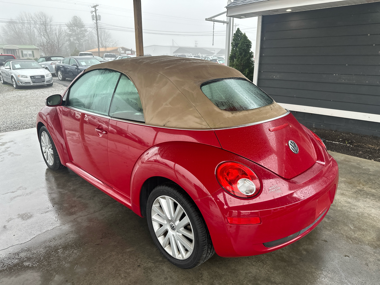 Volkswagen New Beetle Convertible 2dr Auto 2010