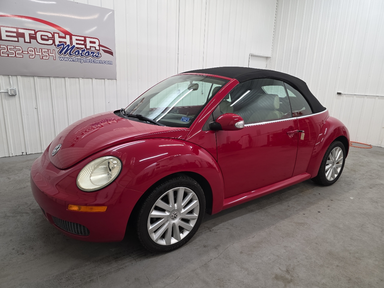 Volkswagen New Beetle Convertible 2dr Auto 2010
