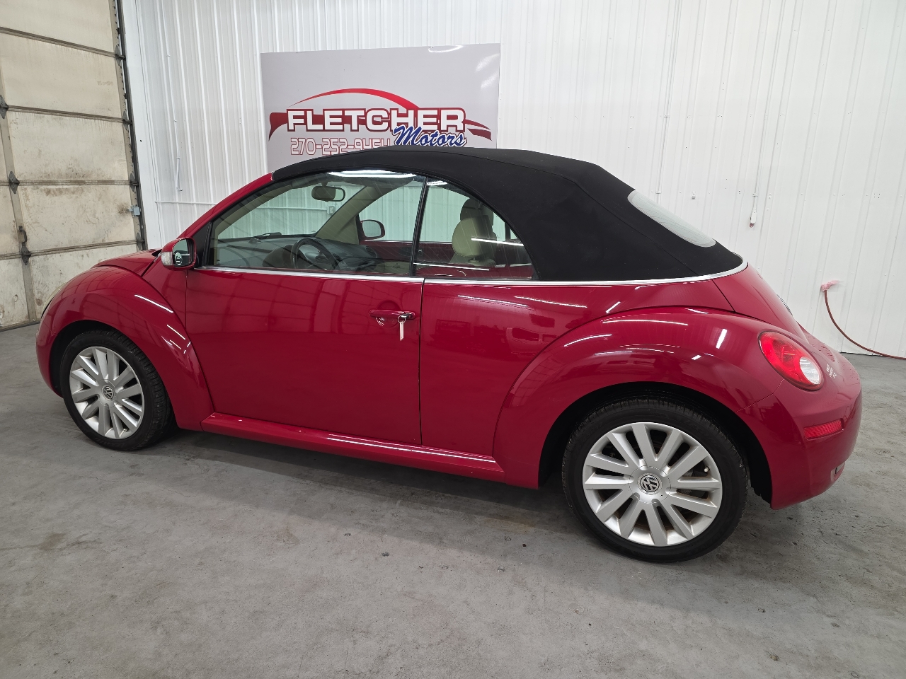 Volkswagen New Beetle Convertible 2dr Auto 2010