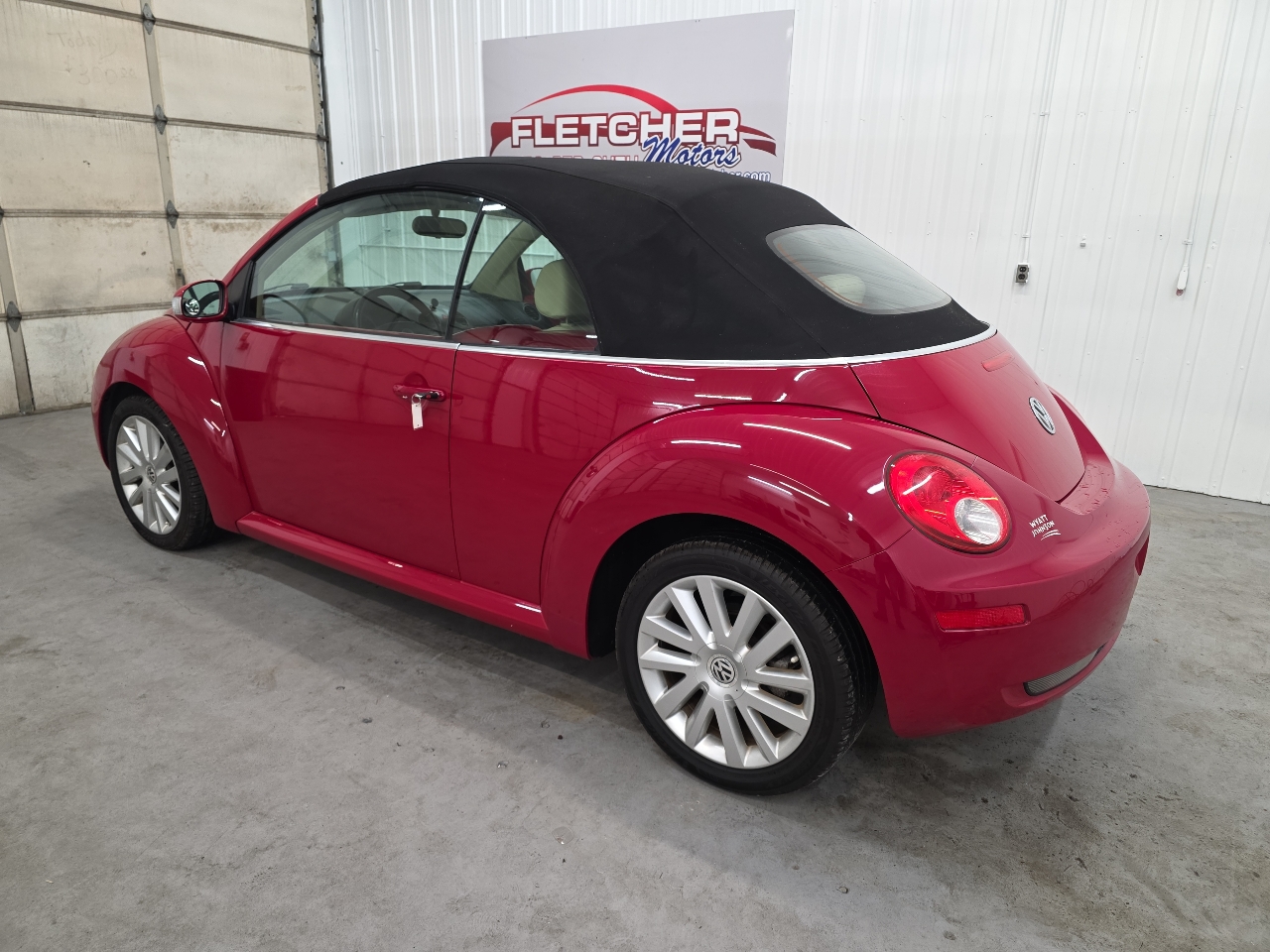 Volkswagen New Beetle Convertible 2dr Auto 2010