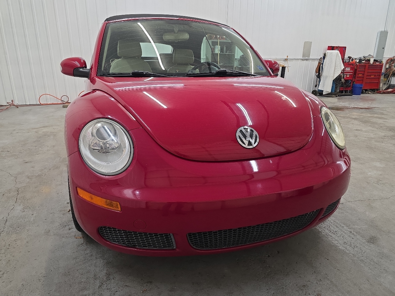Volkswagen New Beetle Convertible 2dr Auto 2010