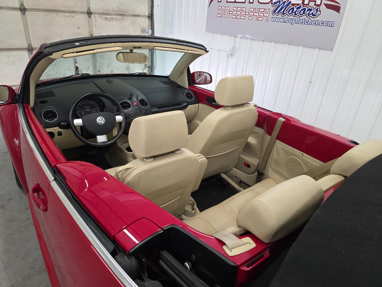 Volkswagen New Beetle Convertible 2dr Auto 2010