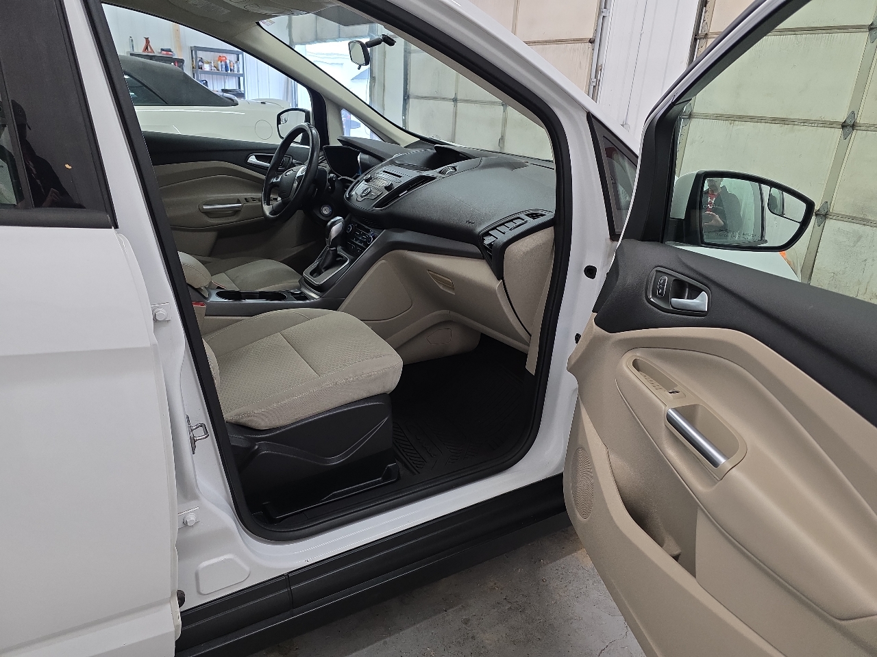 Ford C-Max Hybrid SE FWD 2017