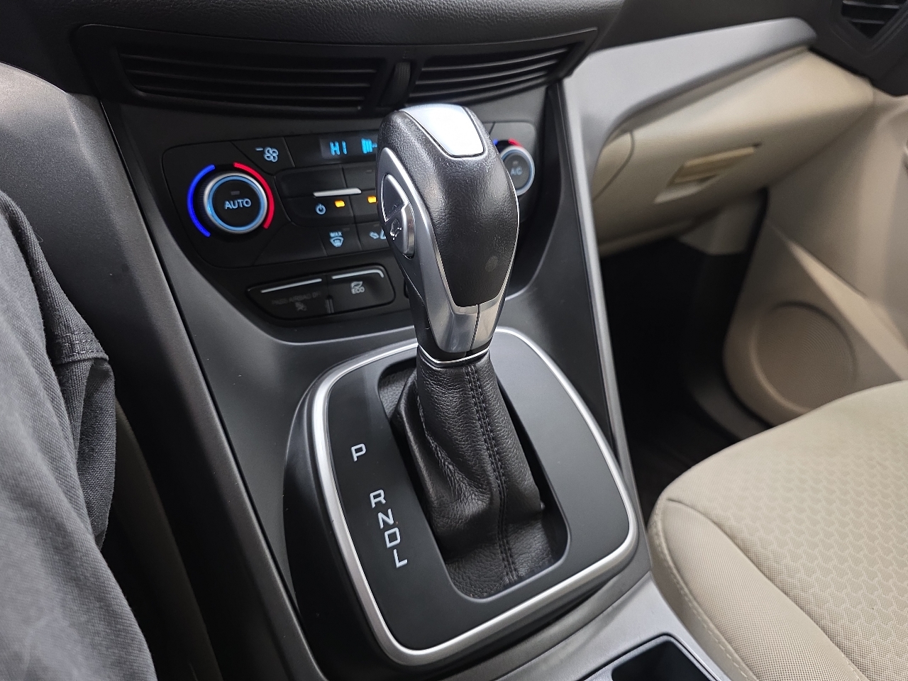 Ford C-Max Hybrid SE FWD 2017