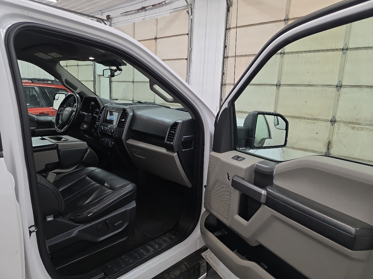 Ford F-150 4WD SuperCrew 139" XLT 2019