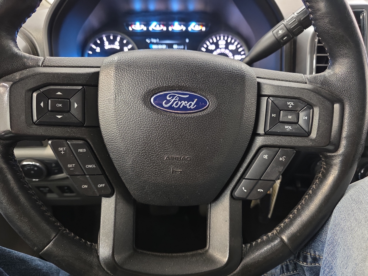 Ford F-150 4WD SuperCrew 139" XLT 2019