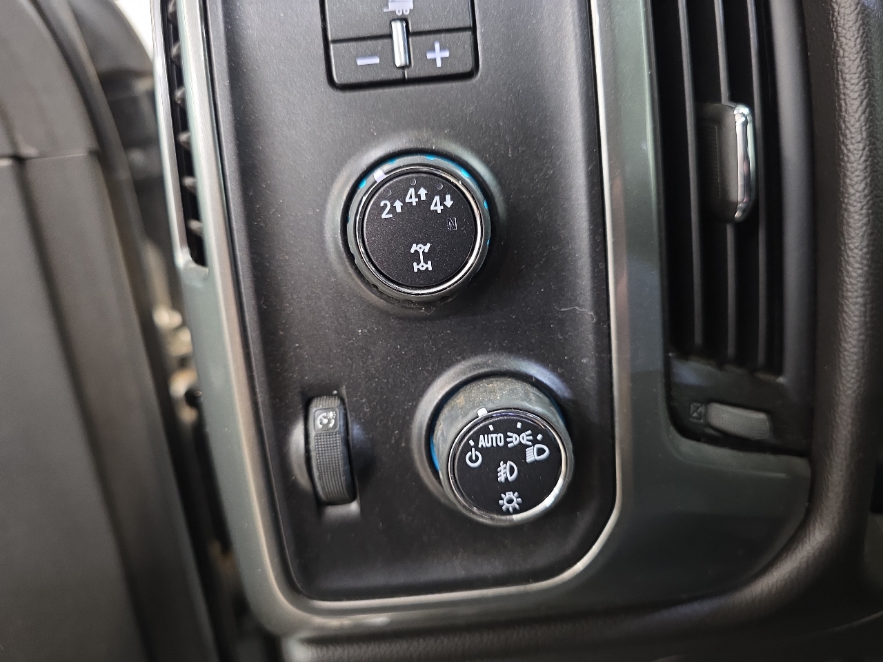 Chevrolet Silverado 2500HD 4WD Crew Cab 153" LT 2018