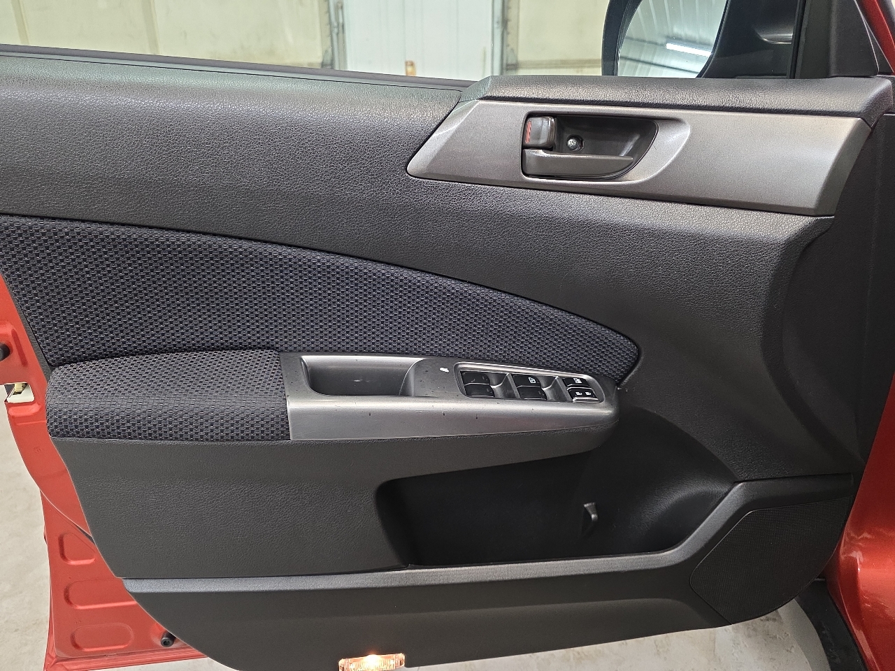 Subaru Forester 4dr Auto 2.5X w/Alloy Wheel Value Pkg 2011