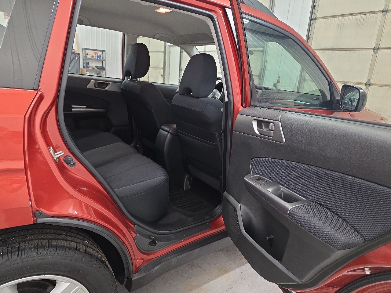 Subaru Forester 4dr Auto 2.5X w/Alloy Wheel Value Pkg 2011