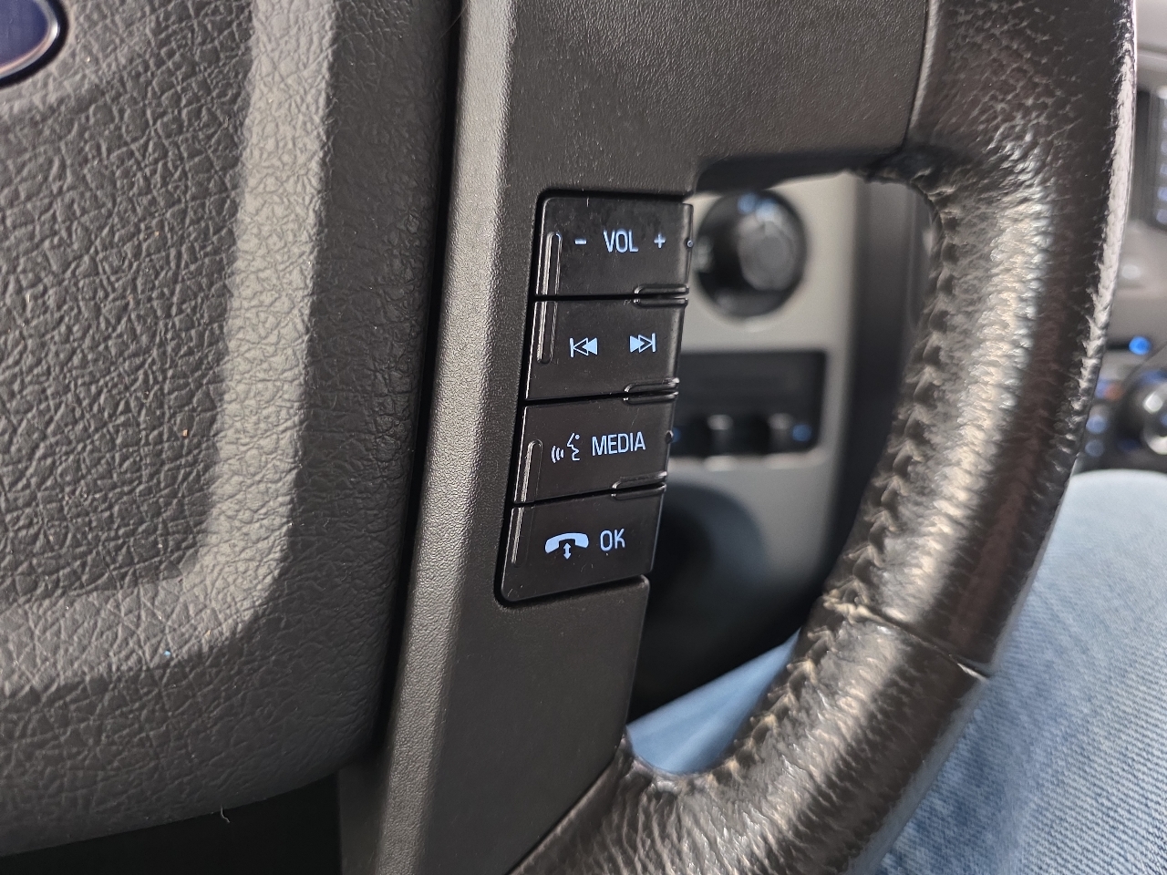 Ford F-150 4WD SuperCrew 145" King Ranch 2013